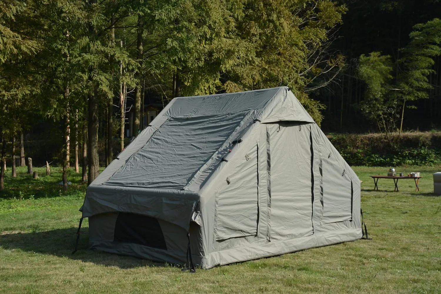 Inflatable Tent for Camping, 4–6 Person Blow Up Tent for Camping with Hand Pump, Mesh Windows, Waterproof Cloth, Easy Setup, 4-Season Use