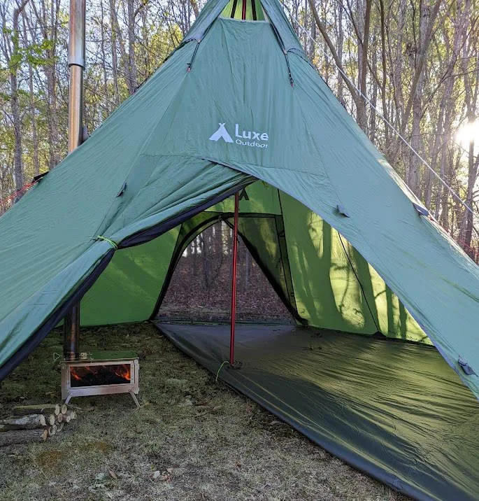 Megahorn XL 8 Person Shelter - Demo