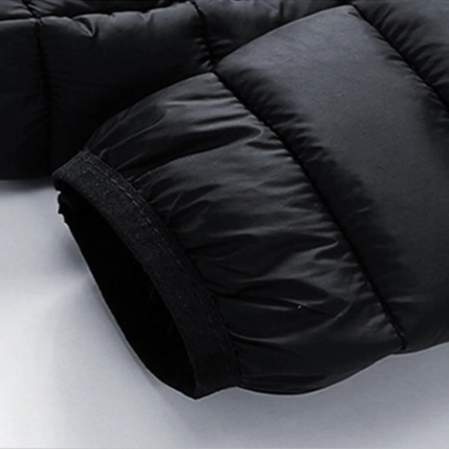 Men's Trendy Quilted Winter Coat Hood Insulated Water-Resistant Outdoor Winter Jacket Full Zip Puffer Coats