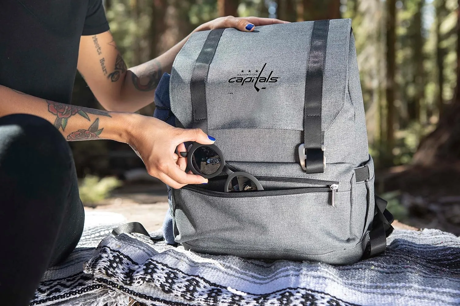 PICNIC TIME NHL Washington Capitals OTG Traverse Backpack Cooler, Soft Cooler Backpack, Hiking Backpack, (Heathered Gray)