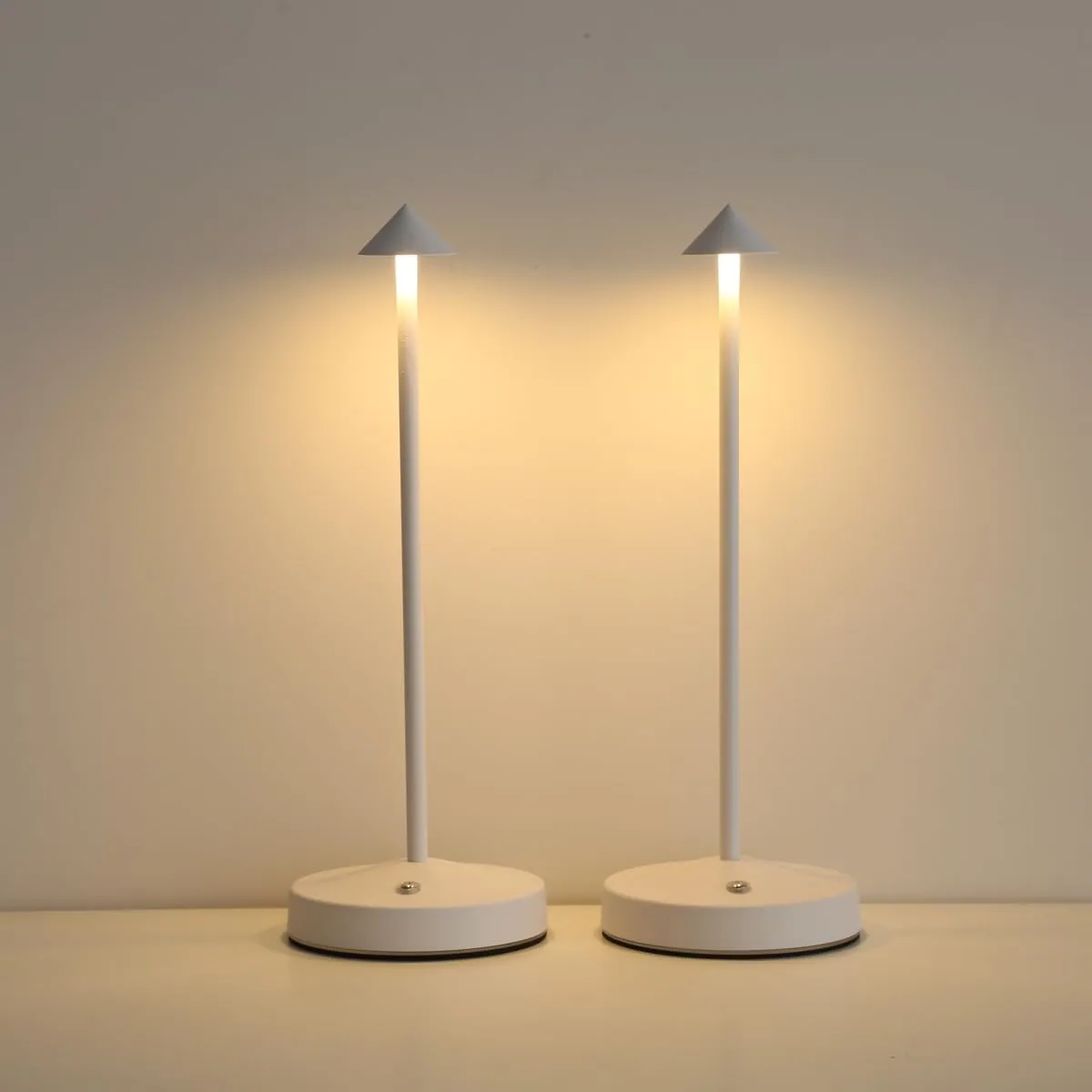 Rechargeable Cordless Lamps,3000mAh Battery Operated Table Lamp,Portable LED Touch 2 Levels Brightness Dimmable Bar Lamp,Battery Powered Lamps for Bars,Restaurant,Living Room(2 Pack,White)