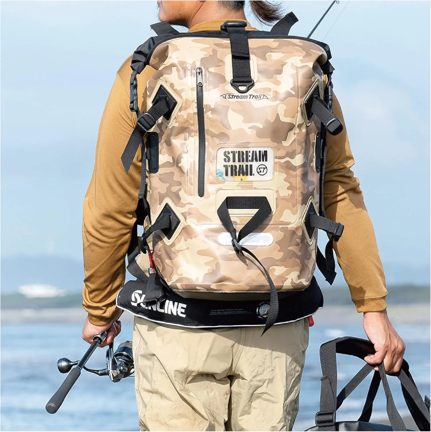 Streamtrail Dry Tank Waterproof Backpack, 10.9 gal (40 L), Camo SAND