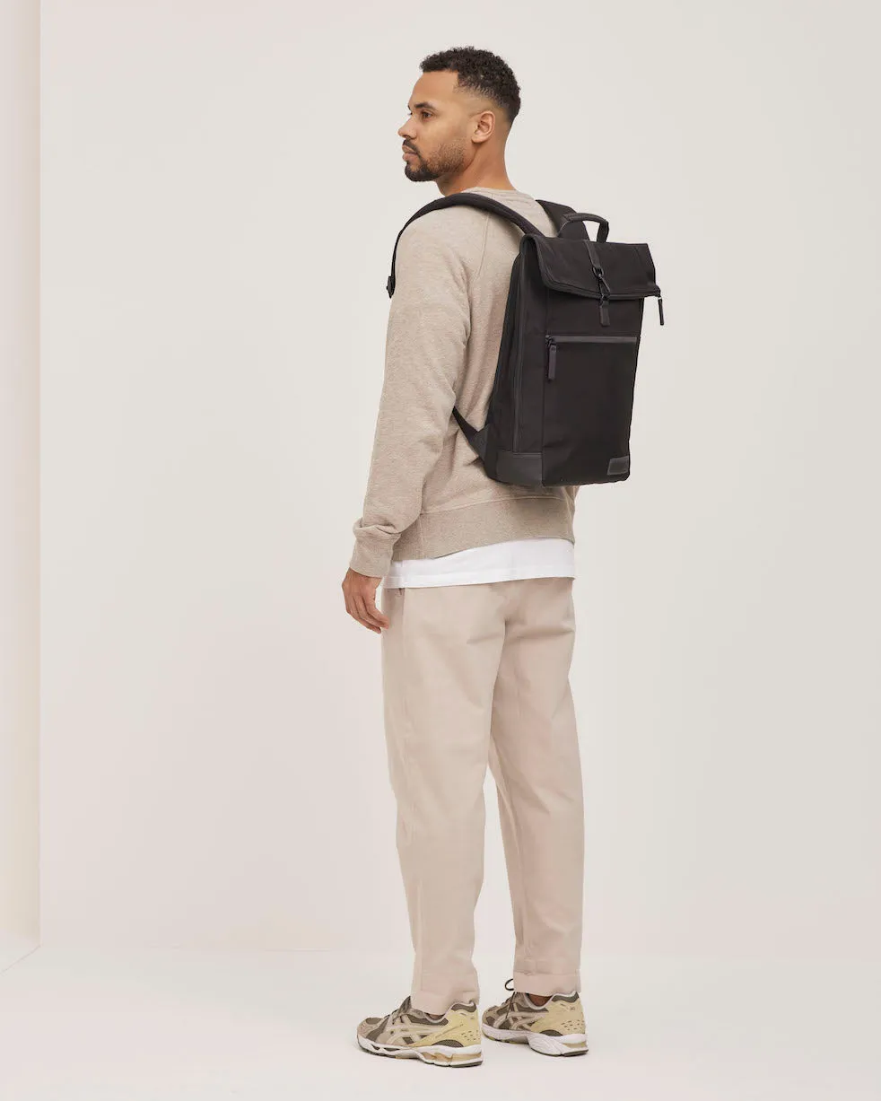 TALLINN Kurierrucksack - Black