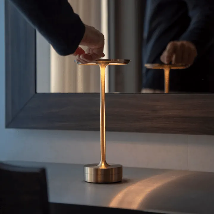 Top-choice Stock-clearance Metallic Table LED Cordless Lamp