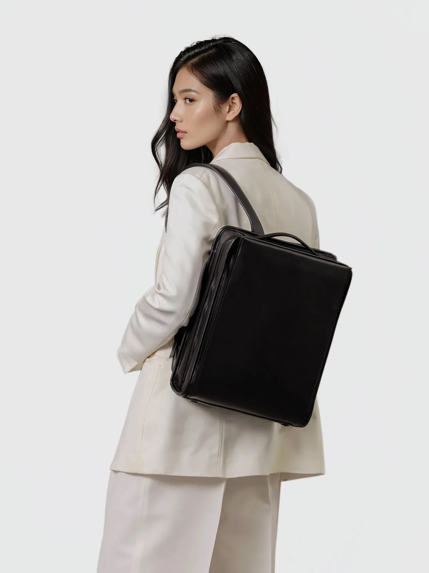 Vainno Medium Square Backpack Waterproof