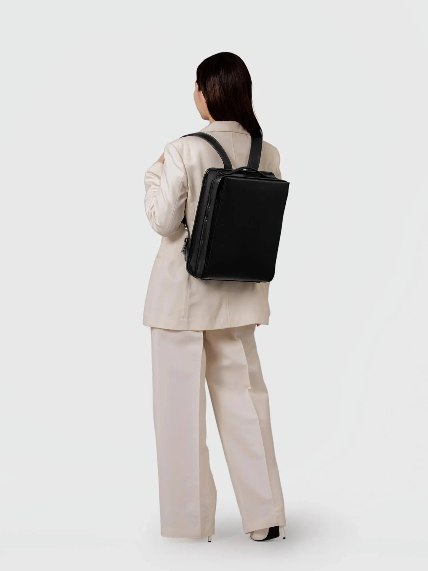 Vainno Medium Square Backpack Waterproof